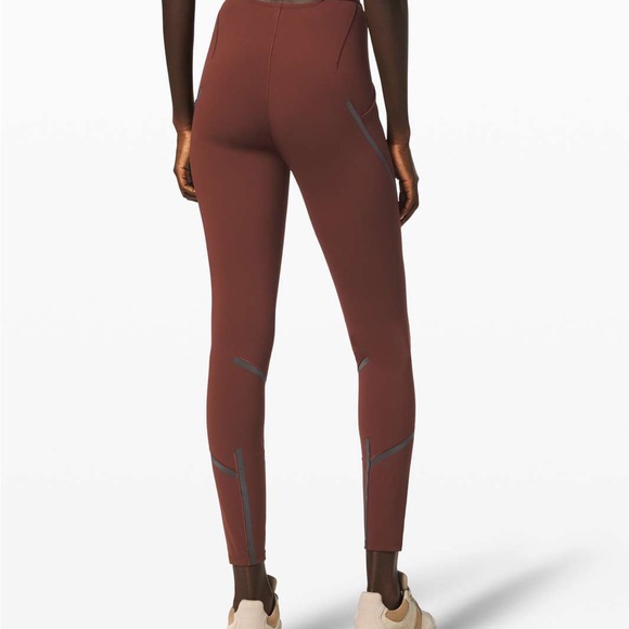 Rare Lululemon Lab Esker Tight Reflective
Dark Cedar Hemmed to 23” Sz4 - Picture 6 of 6